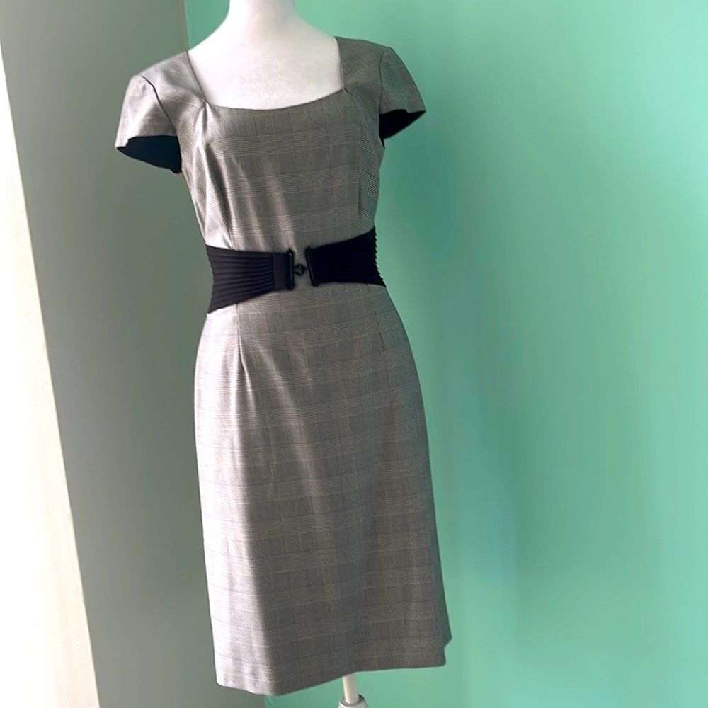 Tahari size 8